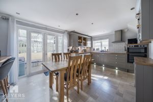 Dining Room- click for photo gallery